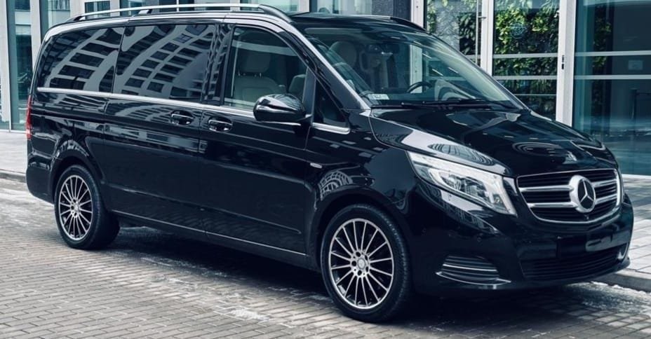 Luxury Airport Transfer Paris with professional chauffeur service