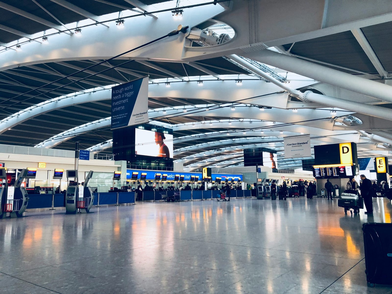 You are currently viewing Transfer Privado do Aeroporto de Paris: O Guia Completo para uma Chegada Confortável e Sem Complicações