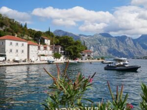 Meilleurs endroits à visiter à Gusinje et Plav avec le lac de Plav et les montagnes de Prokletije au Monténégro